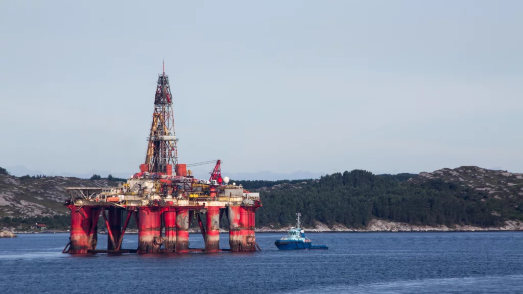 Methane emissions from oil and gas platforms in the North Sea